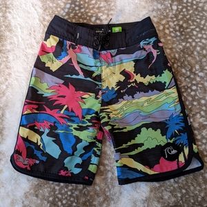 Quicksilver boys surf trunks size 22